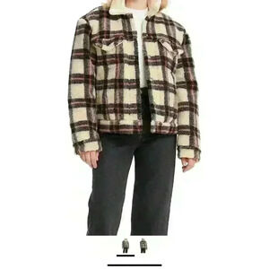 Levi's Women's Ex-Boyfriend All Sherpa. Size: Small. Insulated Quilted Lining.